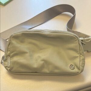 lululemon belt bag light green
